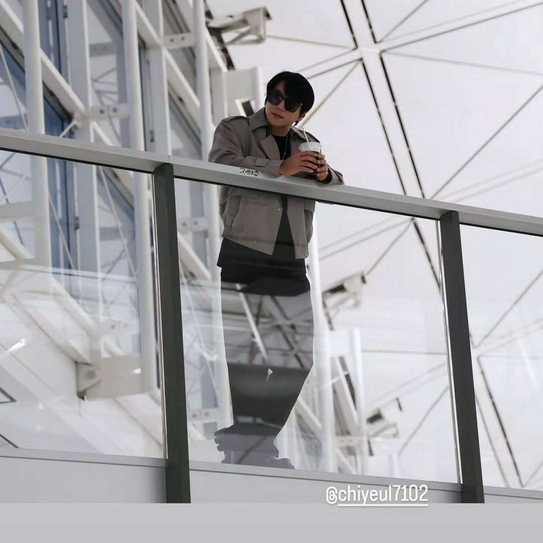 Behind-the-scenes cut of Hwang Chiyeol