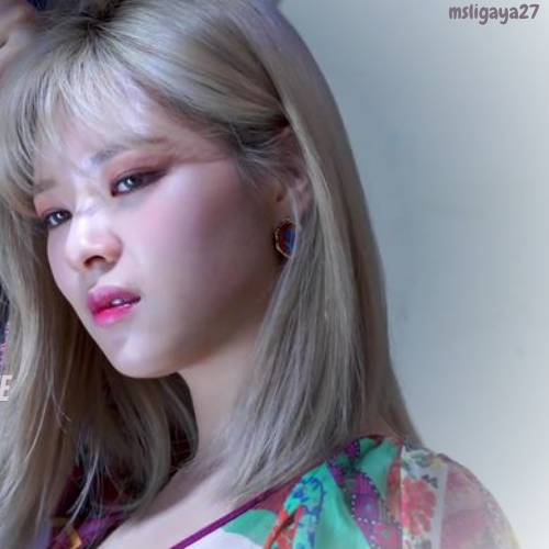 A moment captured by Jeongyeon (TWICE)'s fan