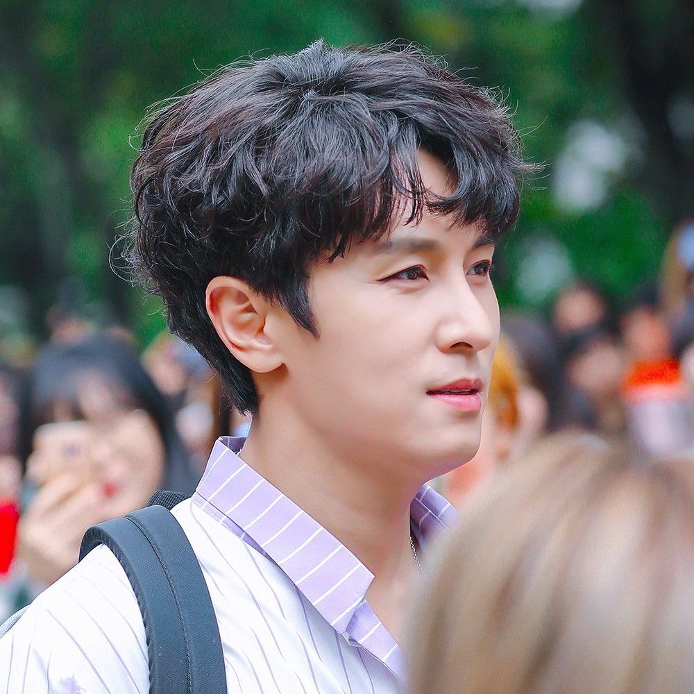 Behind-the-scenes cut of Kim Dongwan (SHINHWA)