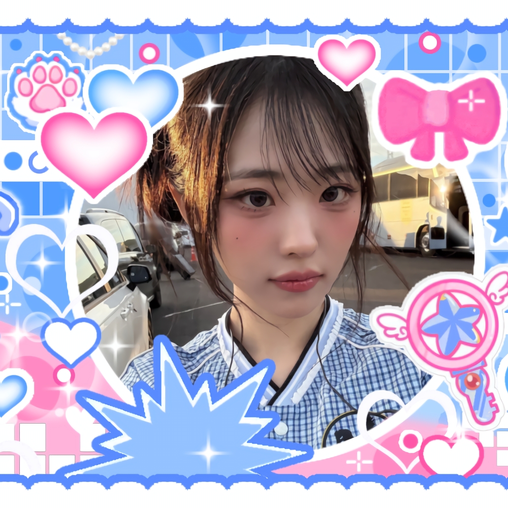 Recent activity shot of Hina (QWER)