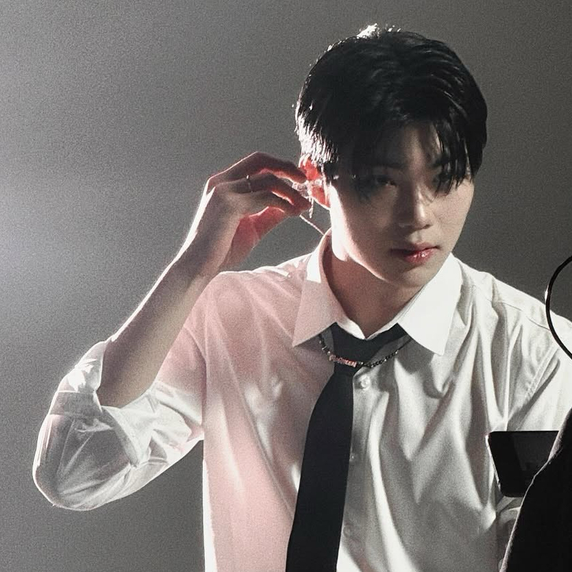 A moment captured by Park Gunwook (ZEROBASEONE)'s fan