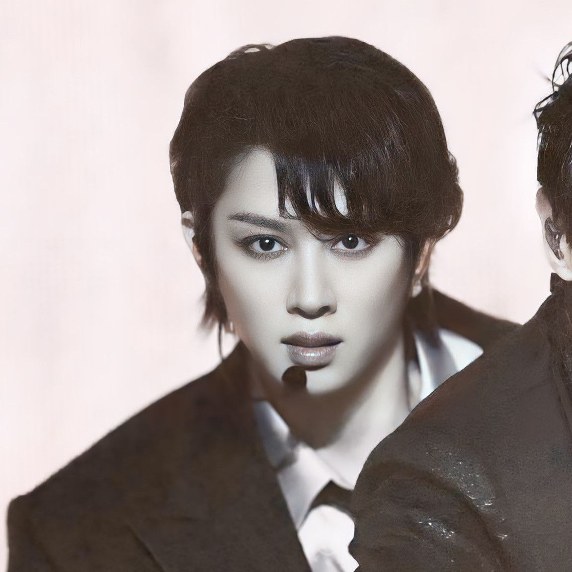 Behind-the-scenes cut of Heechul (Super Junior)