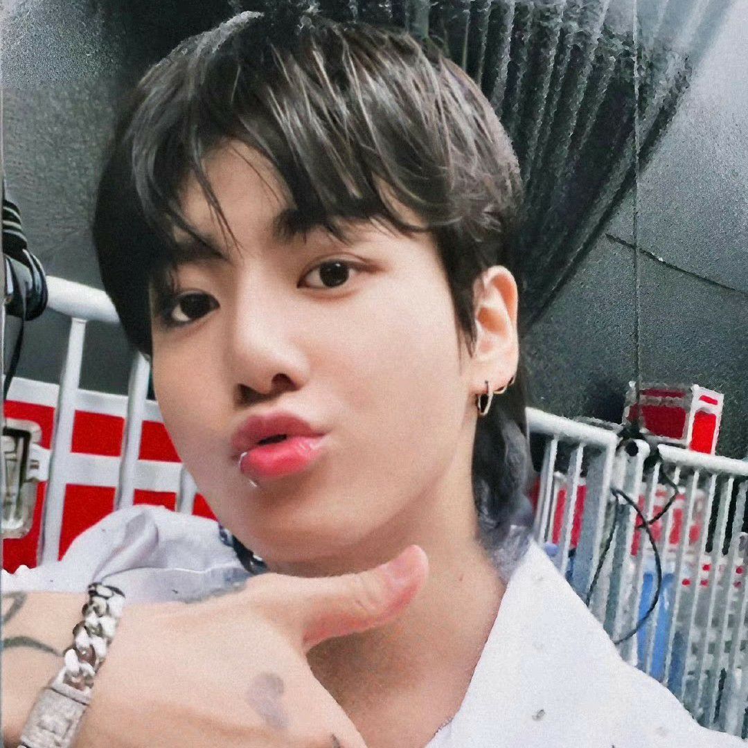 A moment captured by Jungkook (BTS)'s fan