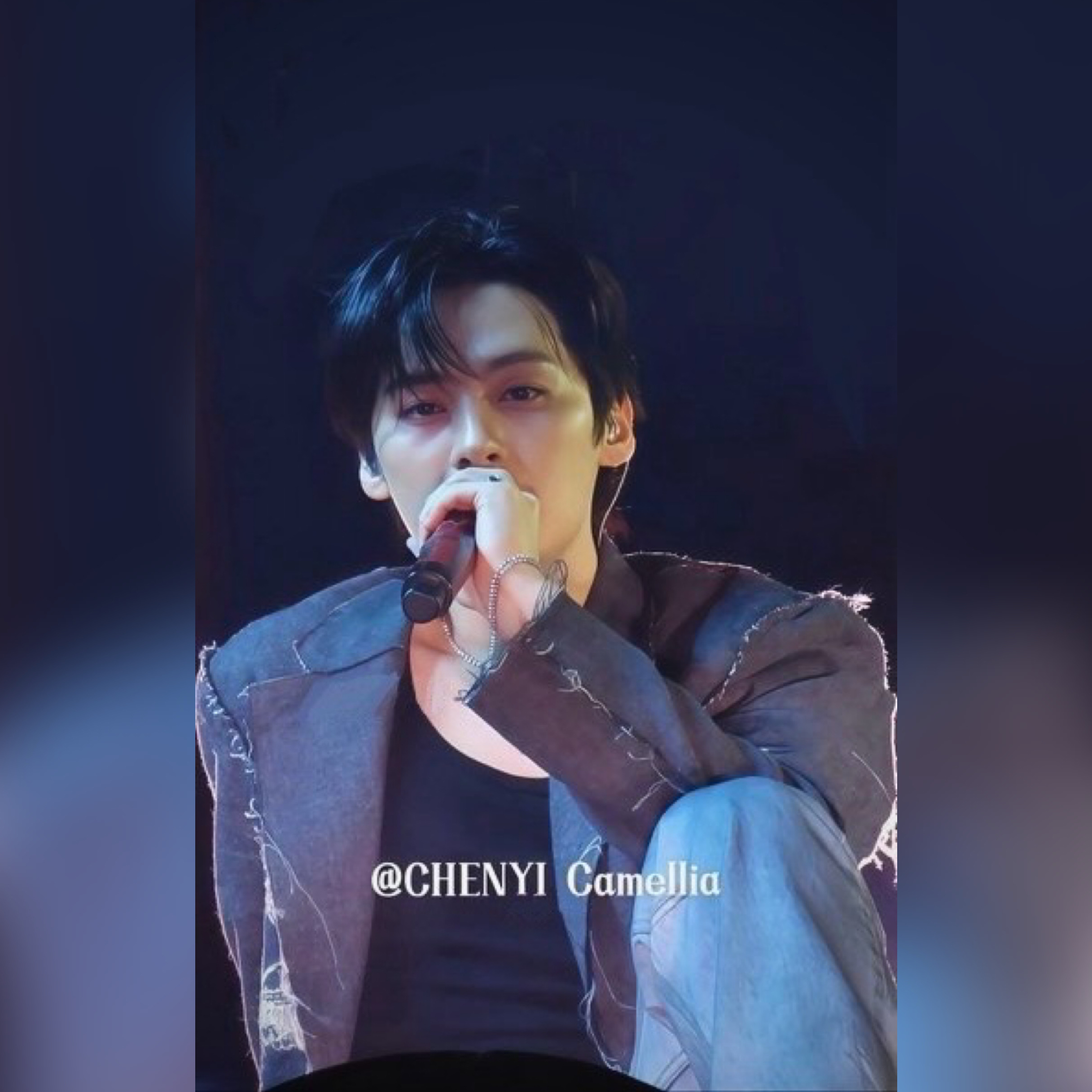 A moment captured by Lee Know (Stray Kids)'s fan