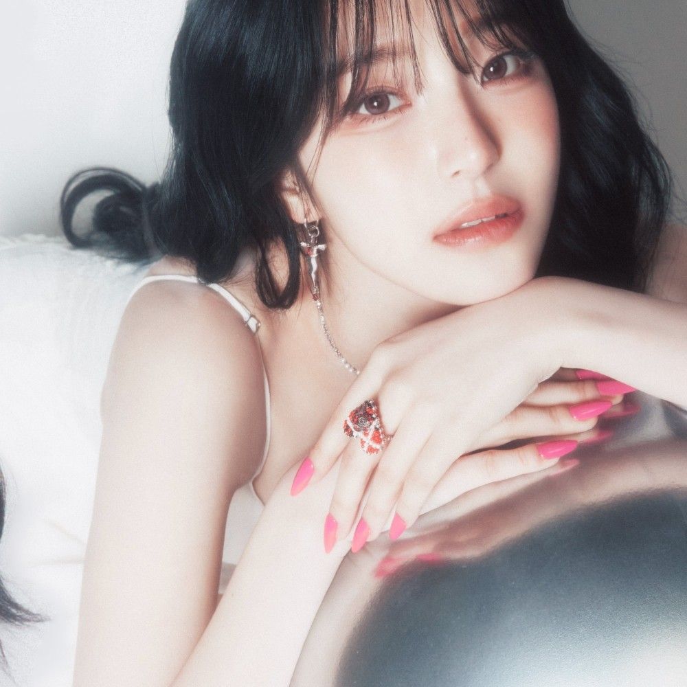 Latest photo of Baek Jiheon (fromis_9)