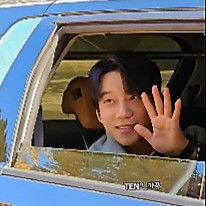 A moment captured by Hwang Chiyeol's fan