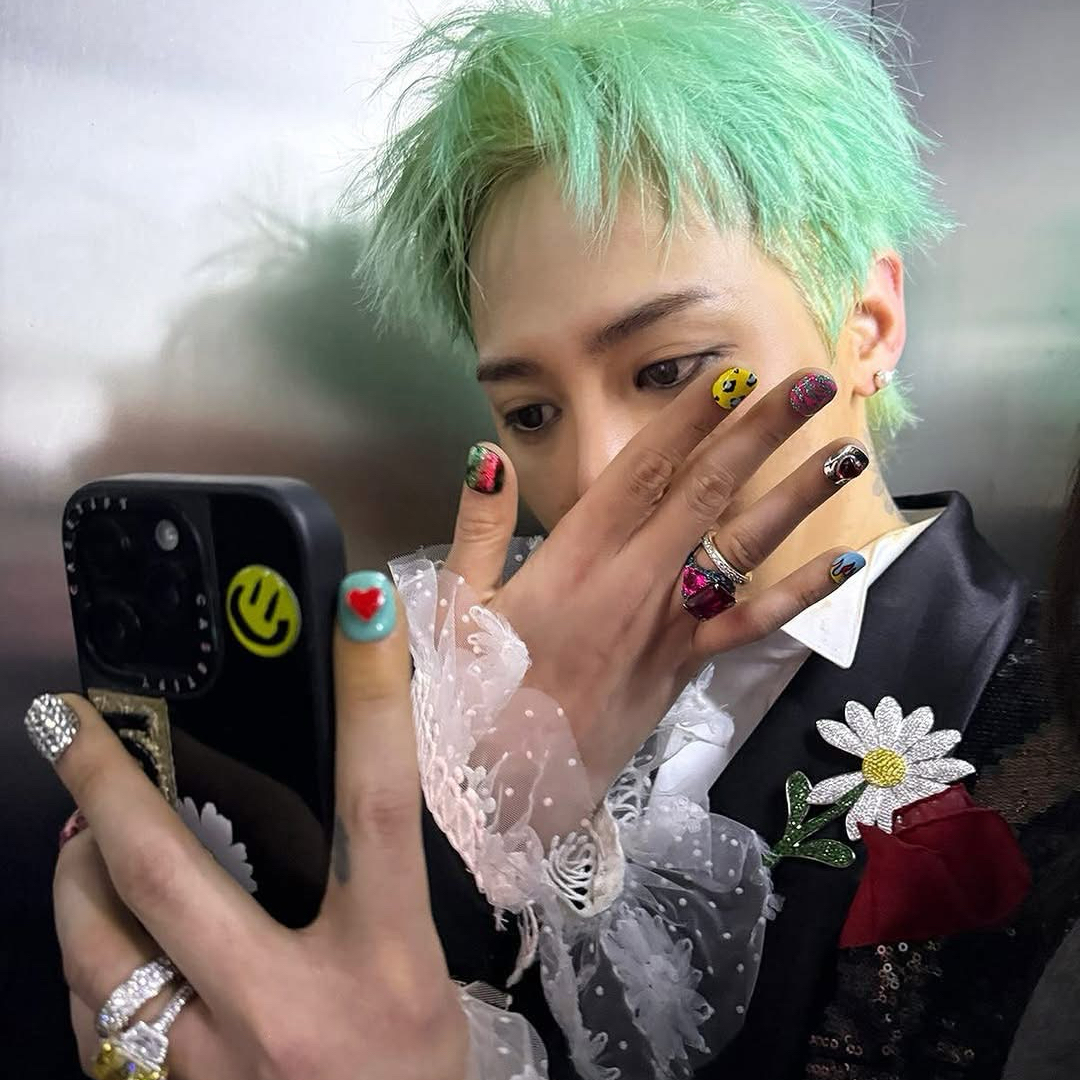 Recent activity shot of G-DRAGON (BIGBANG)