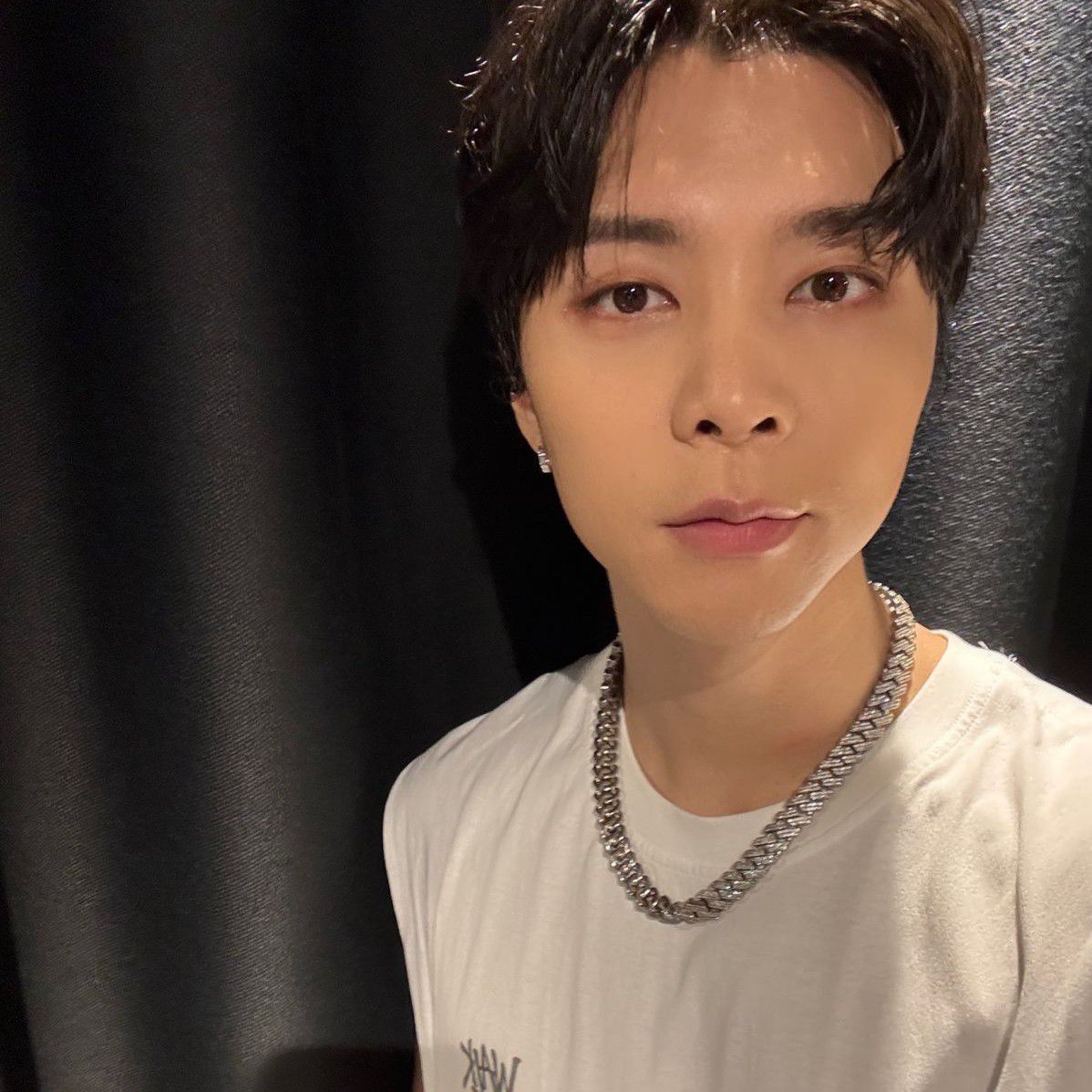 Behind-the-scenes cut of Johnny (NCT 127)