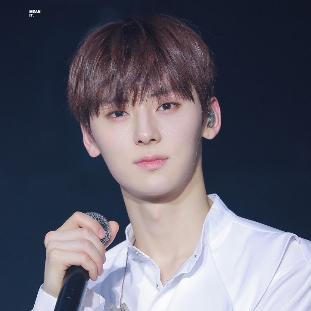 Behind-the-scenes cut of Hwang Minhyun