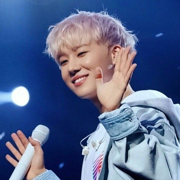 Behind-the-scenes cut of Sungkyu (INFINITE)