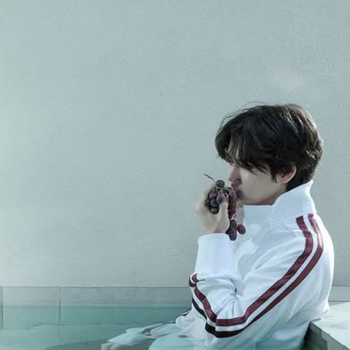Recent activity shot of Minhee (CRAVITY)
