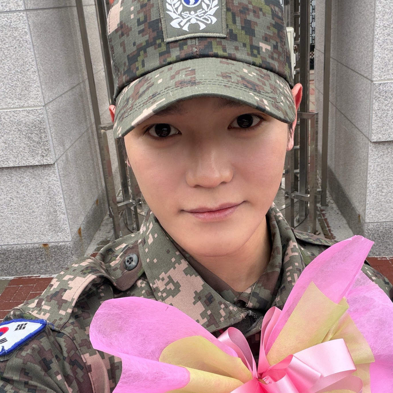 A moment captured by Taeyong (NCT 127)'s fan