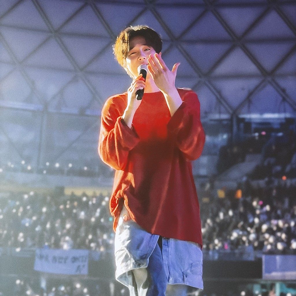 A moment captured by Suho (EXO)'s fan
