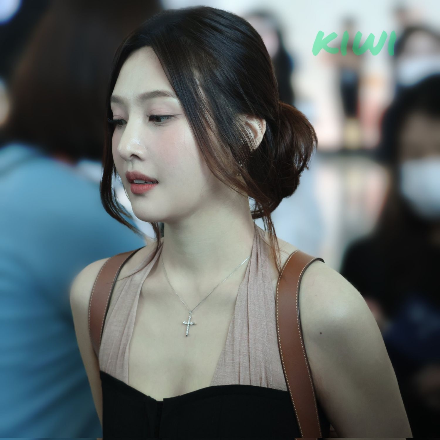 Behind-the-scenes cut of Joy (Red Velvet)