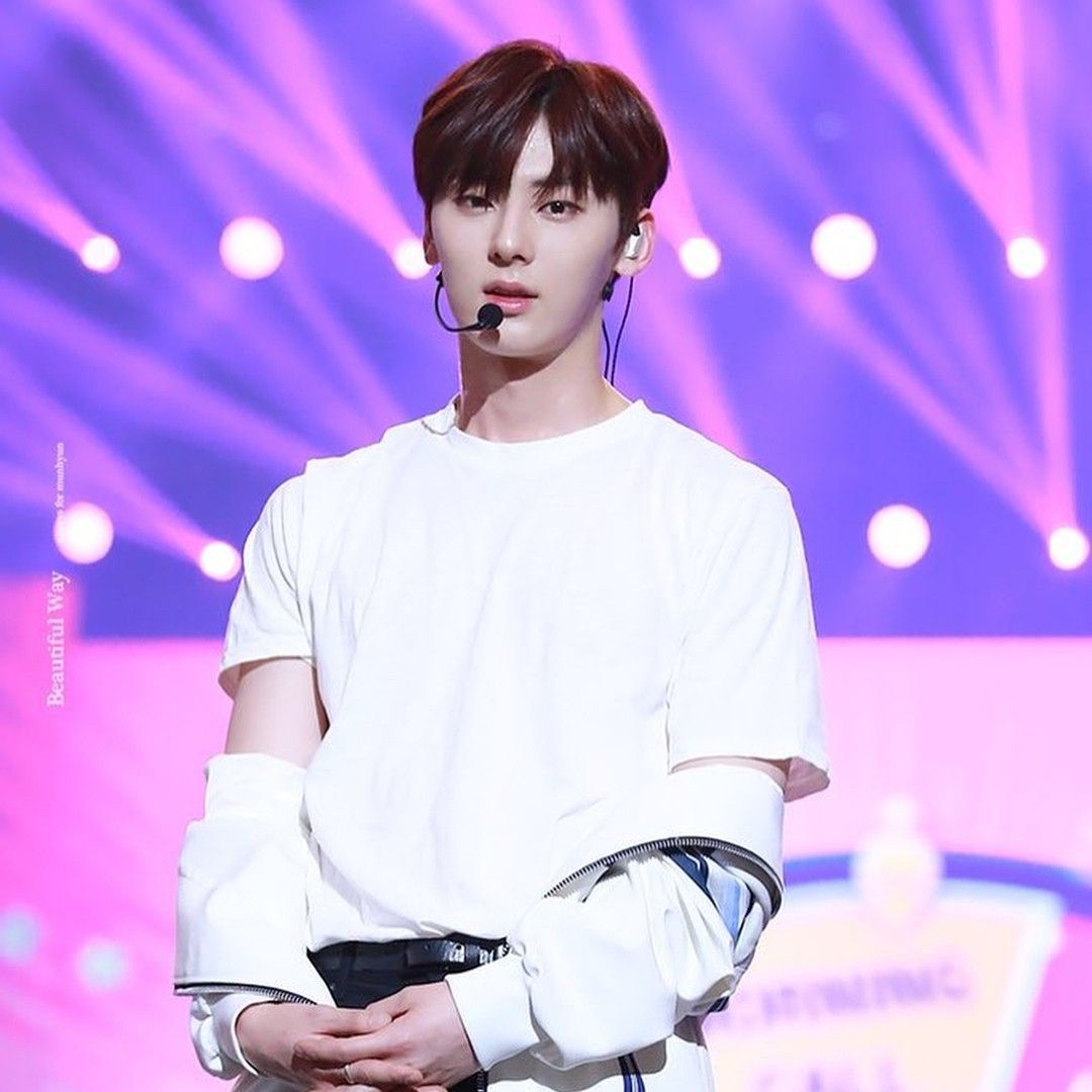 Behind-the-scenes cut of Hwang Minhyun