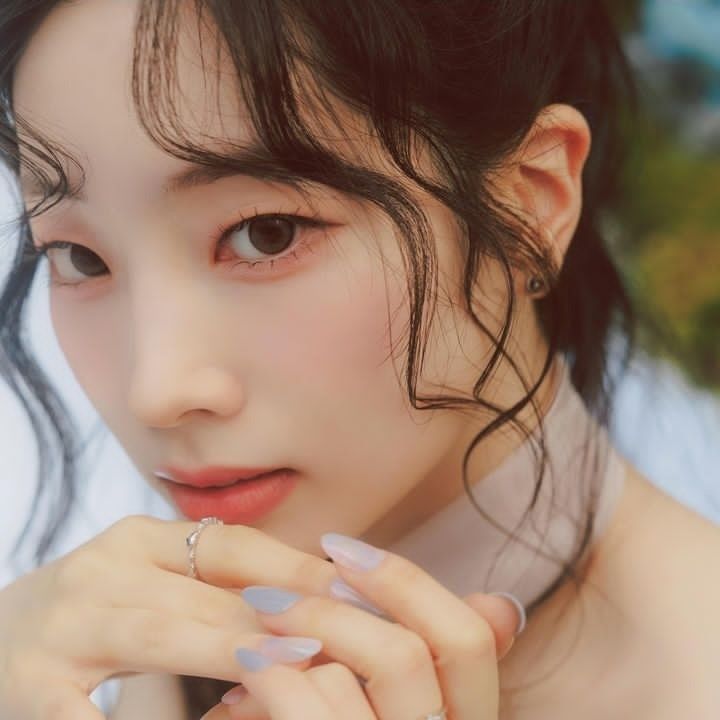 Behind-the-scenes cut of Dahyun (TWICE)