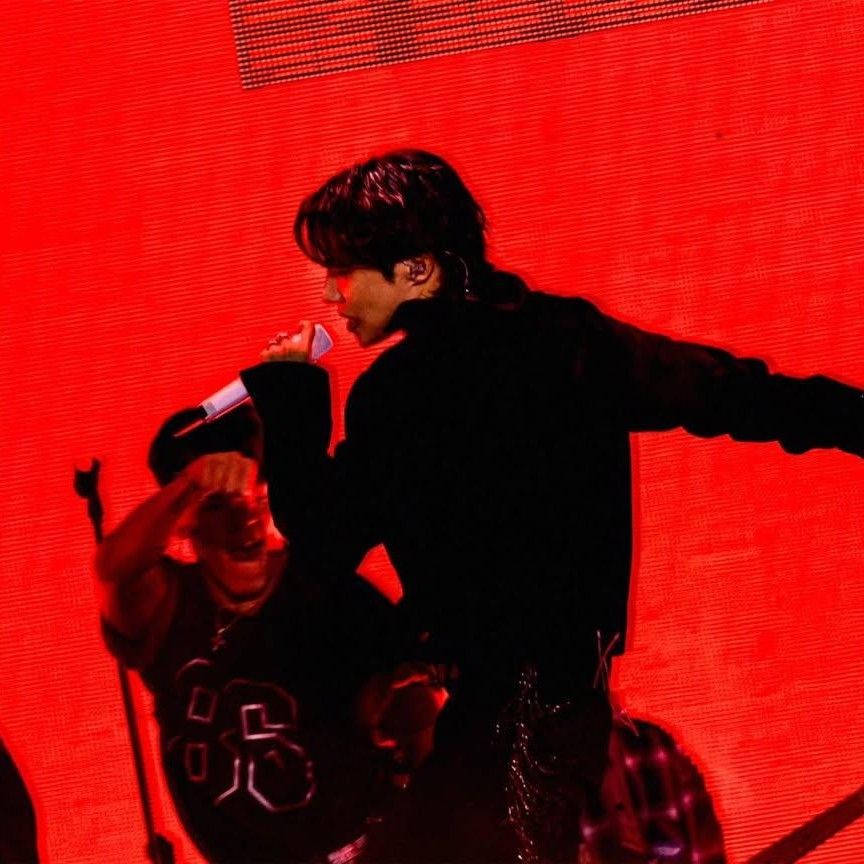 제이홉 (방탄소년단)의 최신 사진