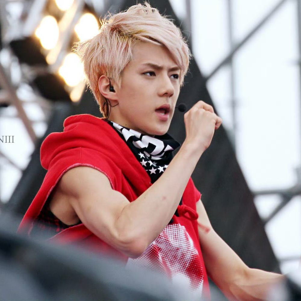 Foto aktivitas terbaru Sehun (EXO)