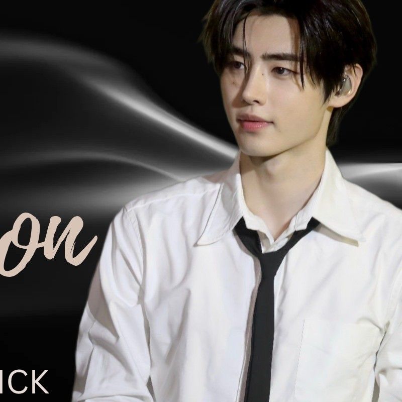 Latest photo of Sunghoon (ENHYPEN)