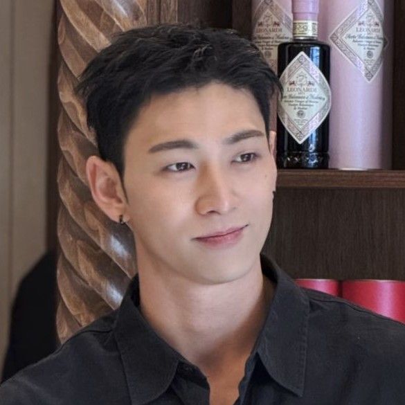 백호 최근 활동샷