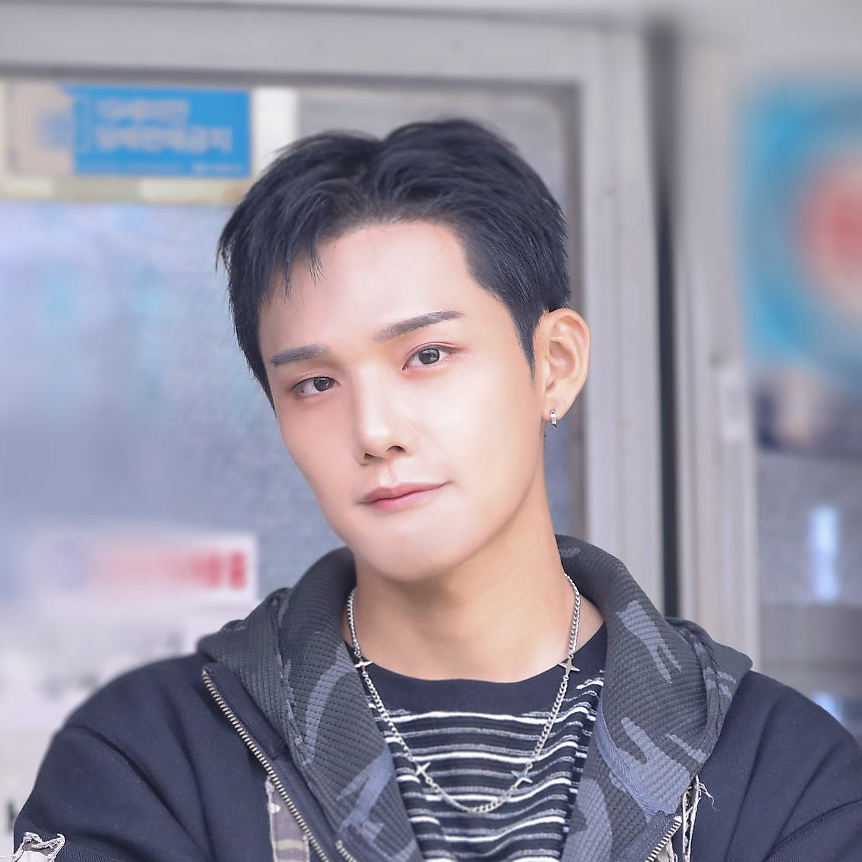 Recent activity shot of Seunghun (B.D.U)