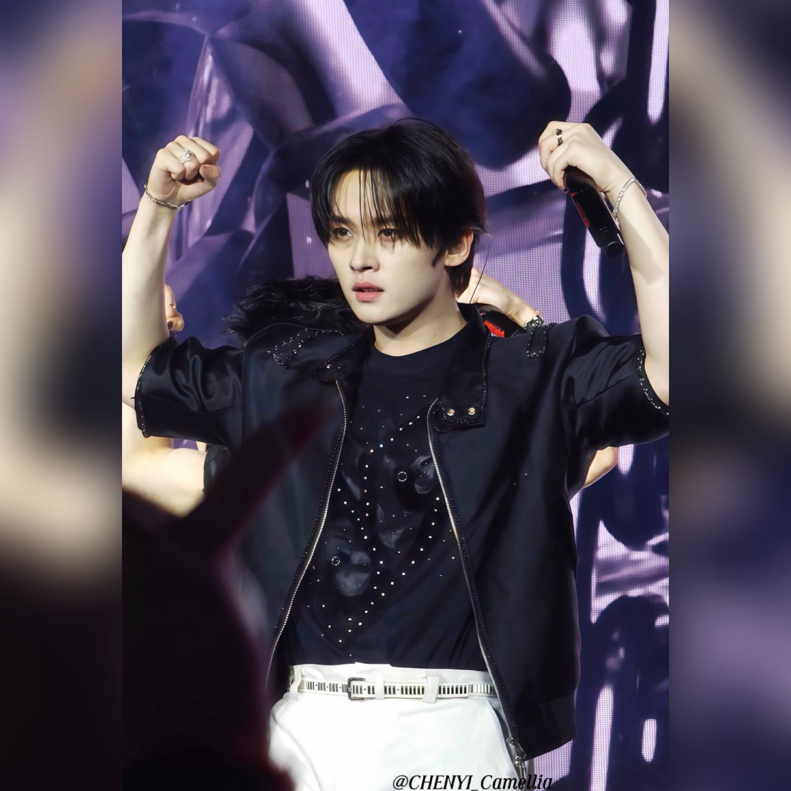 A moment captured by Lee Know (Stray Kids)'s fan