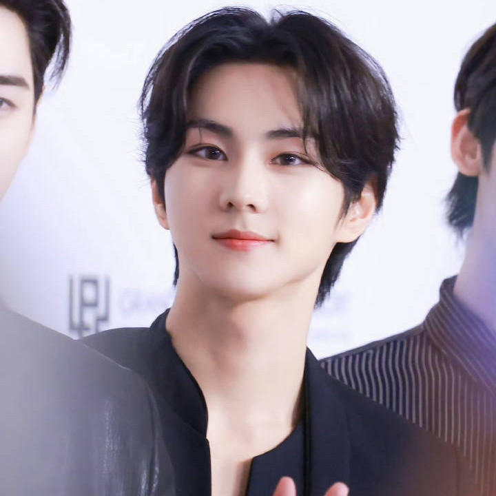 Recent activity shot of Jungwon (ENHYPEN)