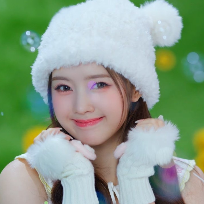 Elisia (UNIS)的最新照片