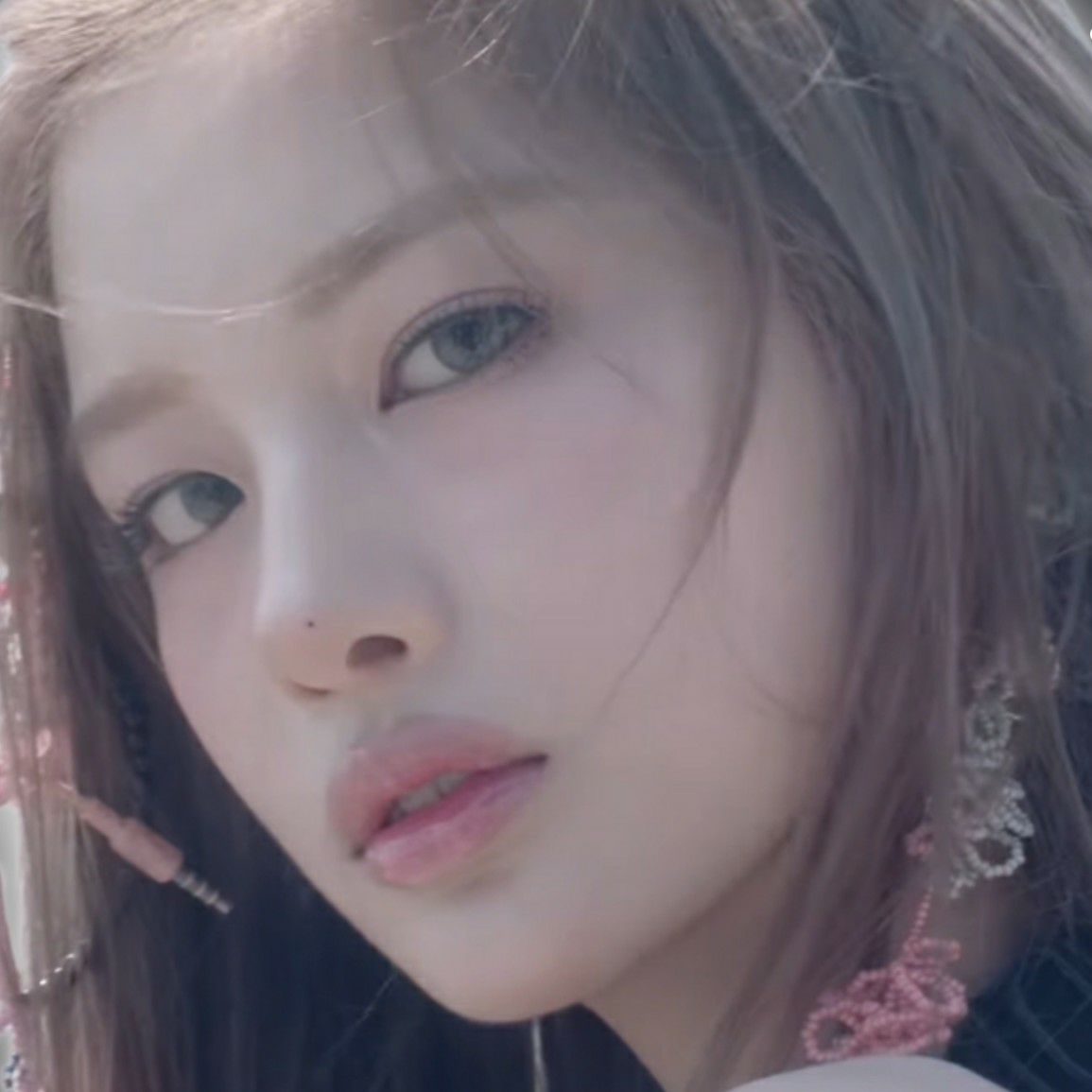 Behind-the-scenes cut of Sullyoon (NMIXX)