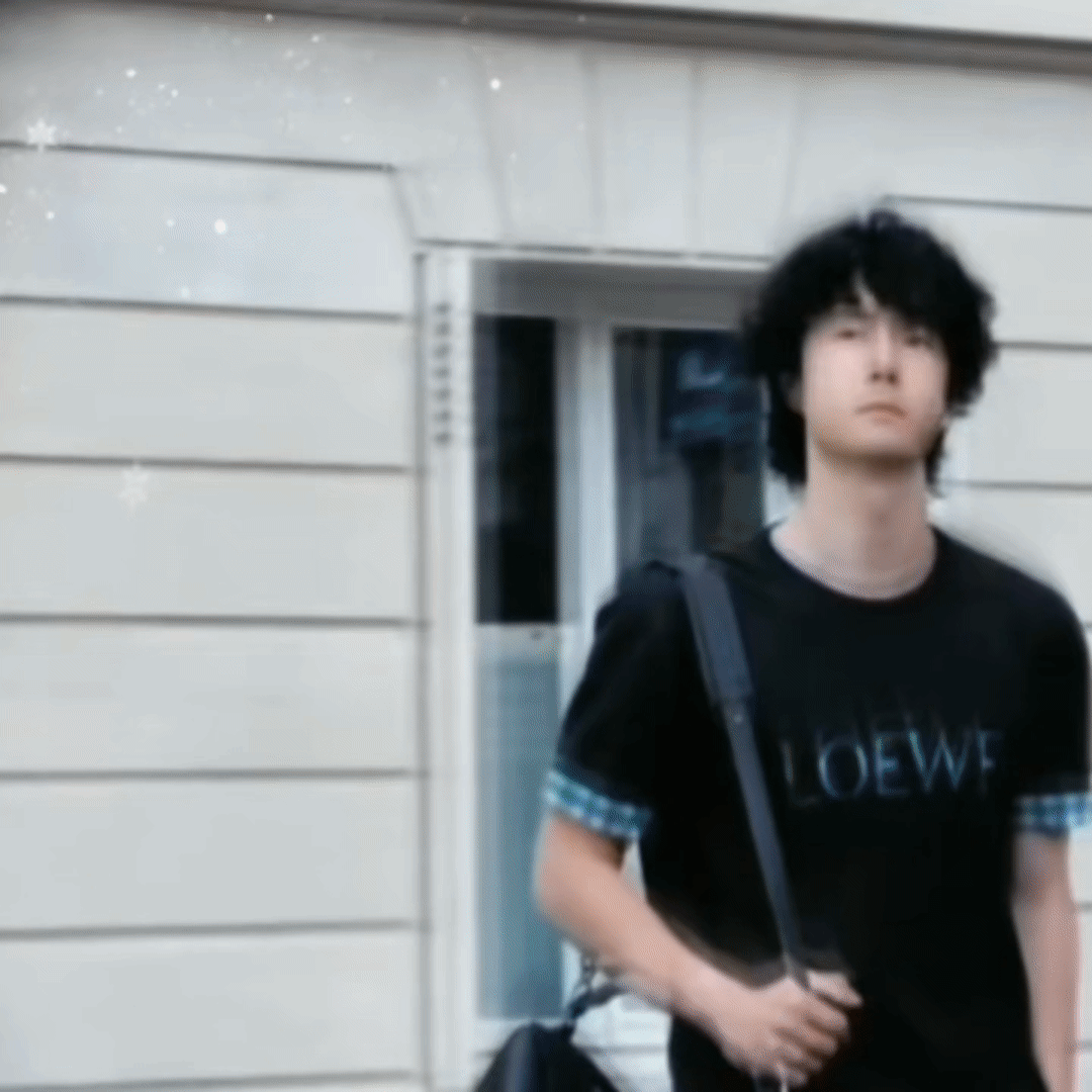 A moment captured by Wang Yibo's fan