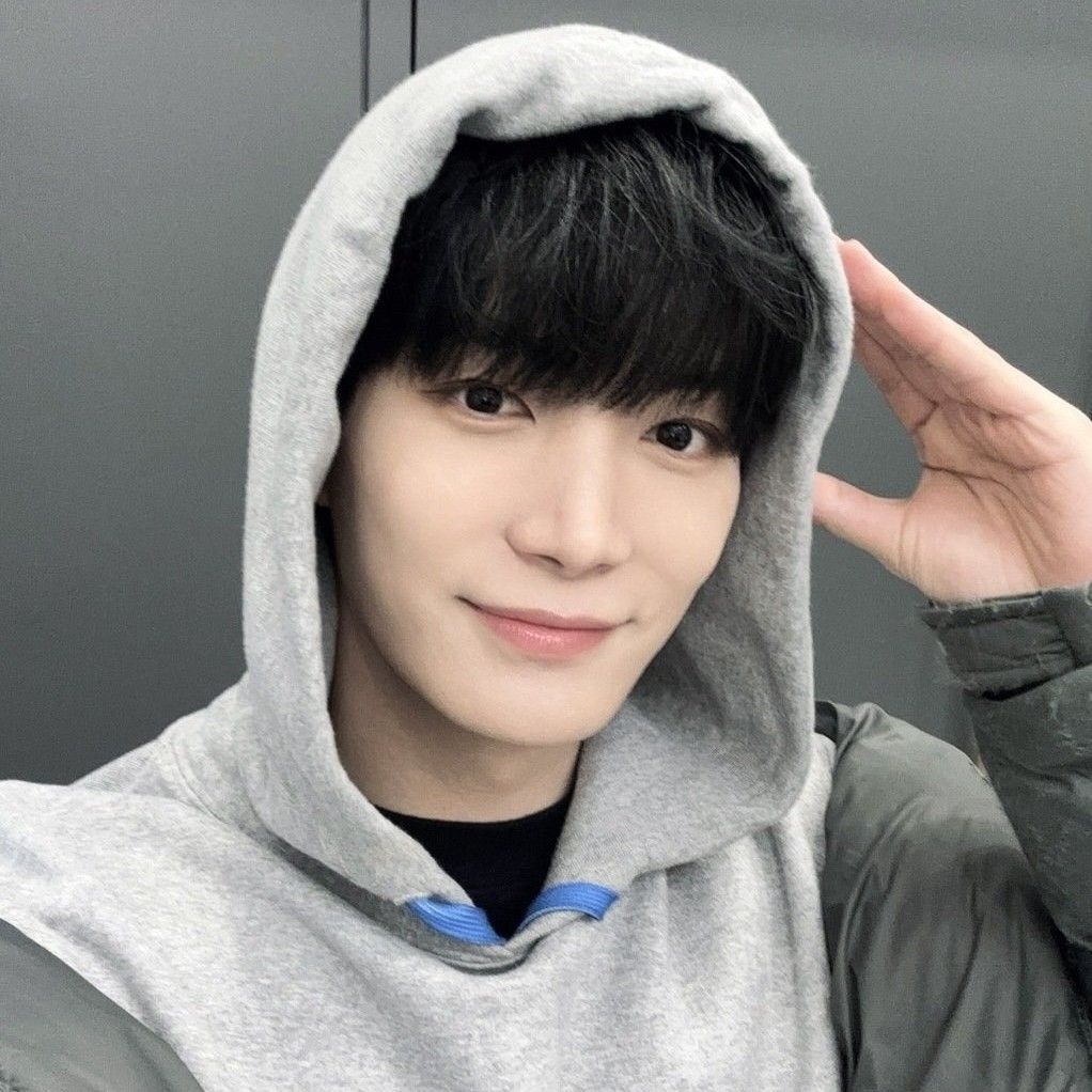 A moment captured by Kim Jonghyeon's fan