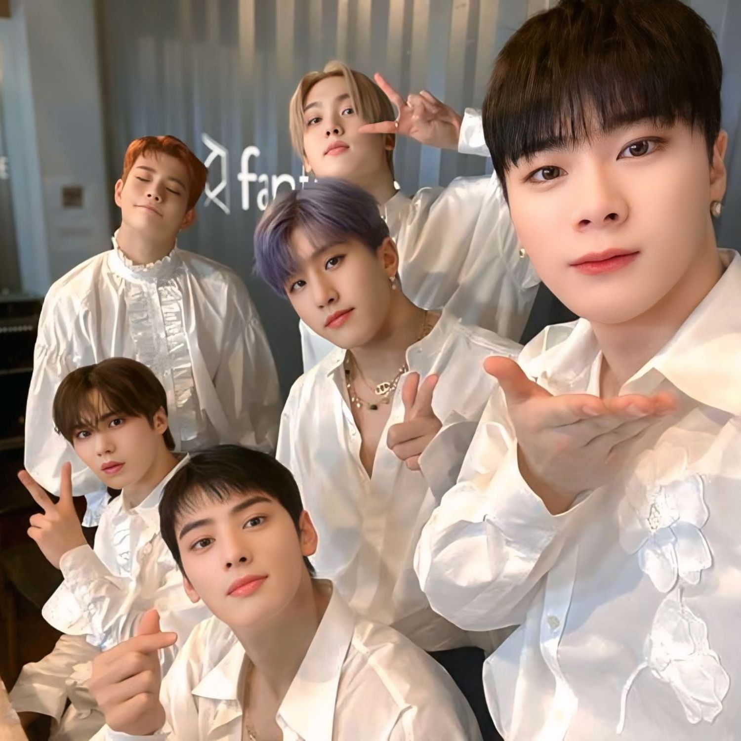 아스트로의 비하인드 컷