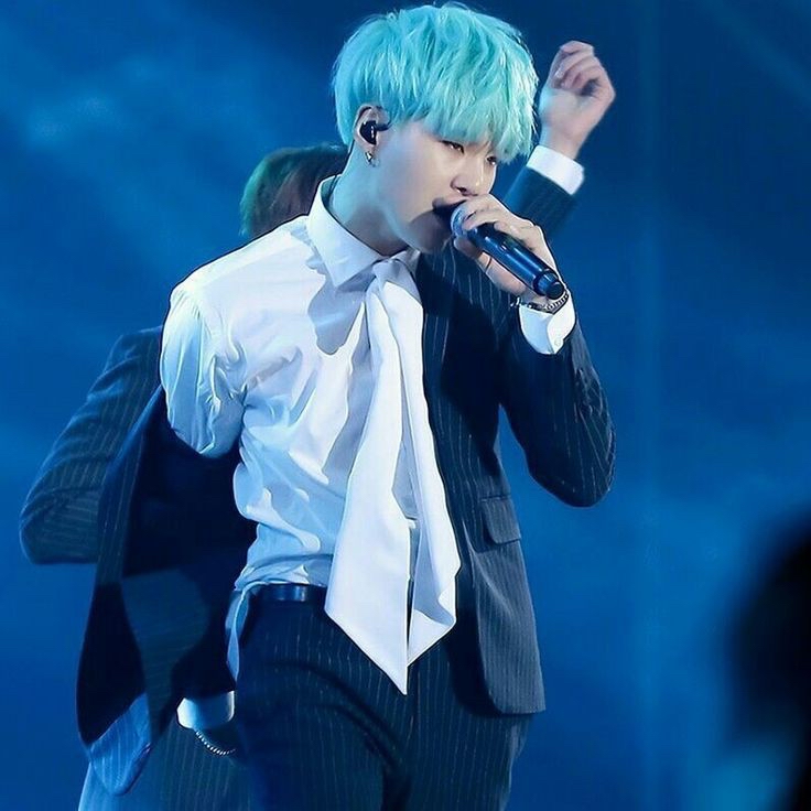 Foto aktivitas terbaru SUGA (BTS)