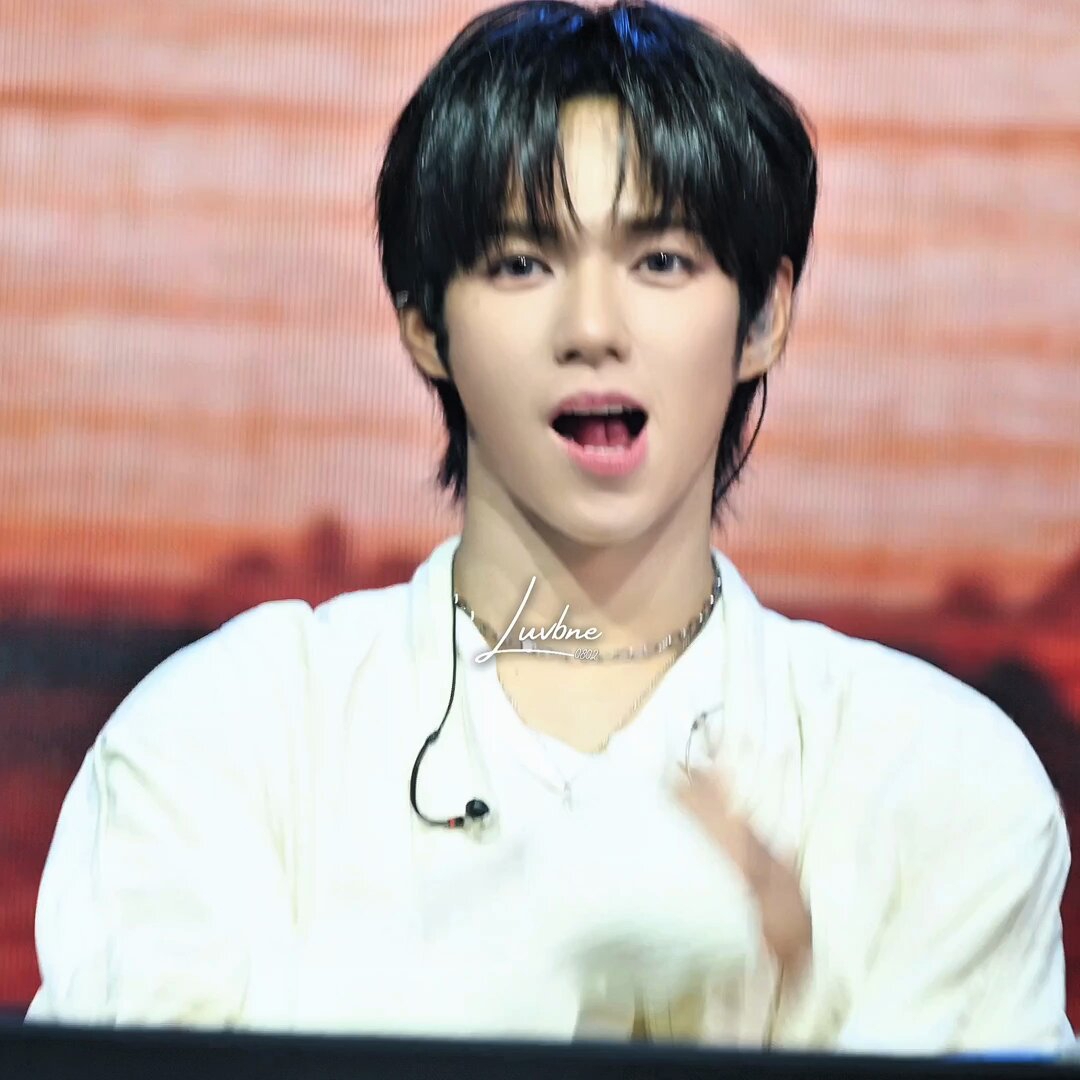 Latest photo of JL (AHOF)