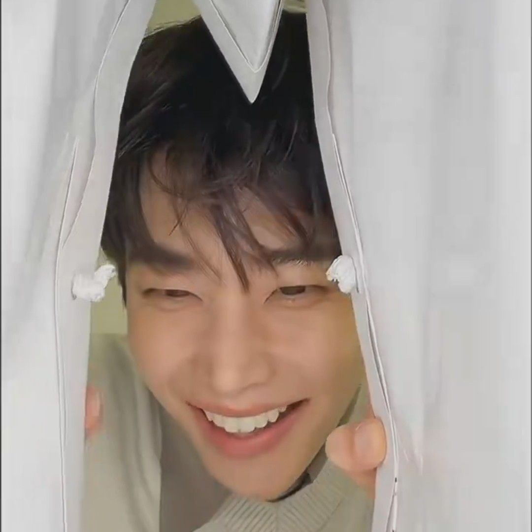 Behind-the-scenes cut of MJ (ASTRO)