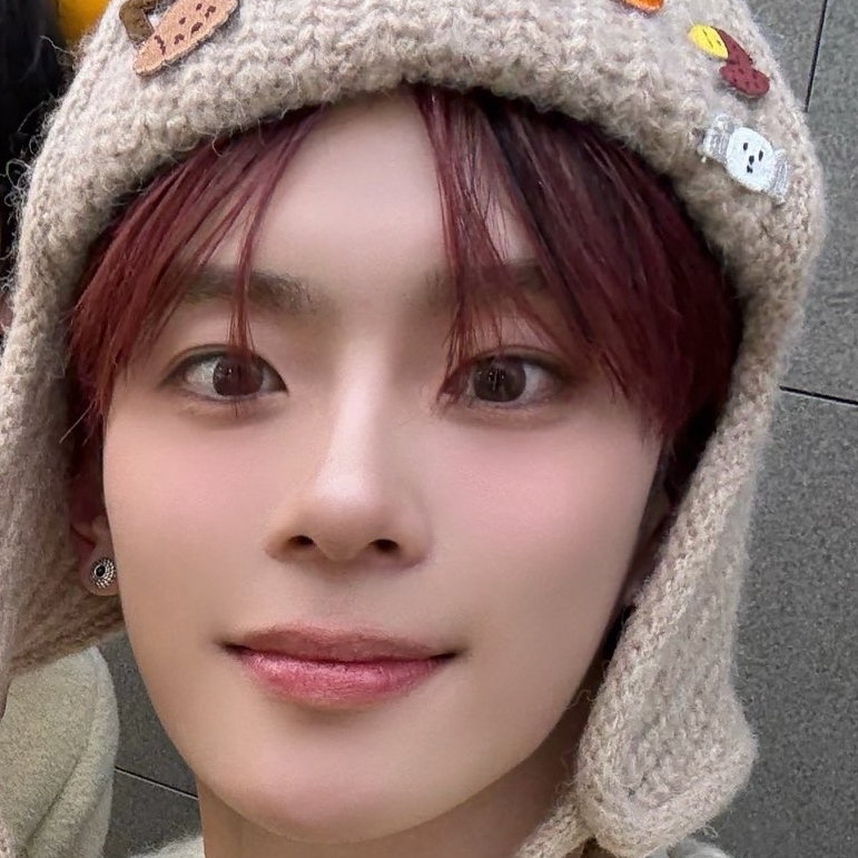 岡旻 (VERIVERY)的最新活动照片