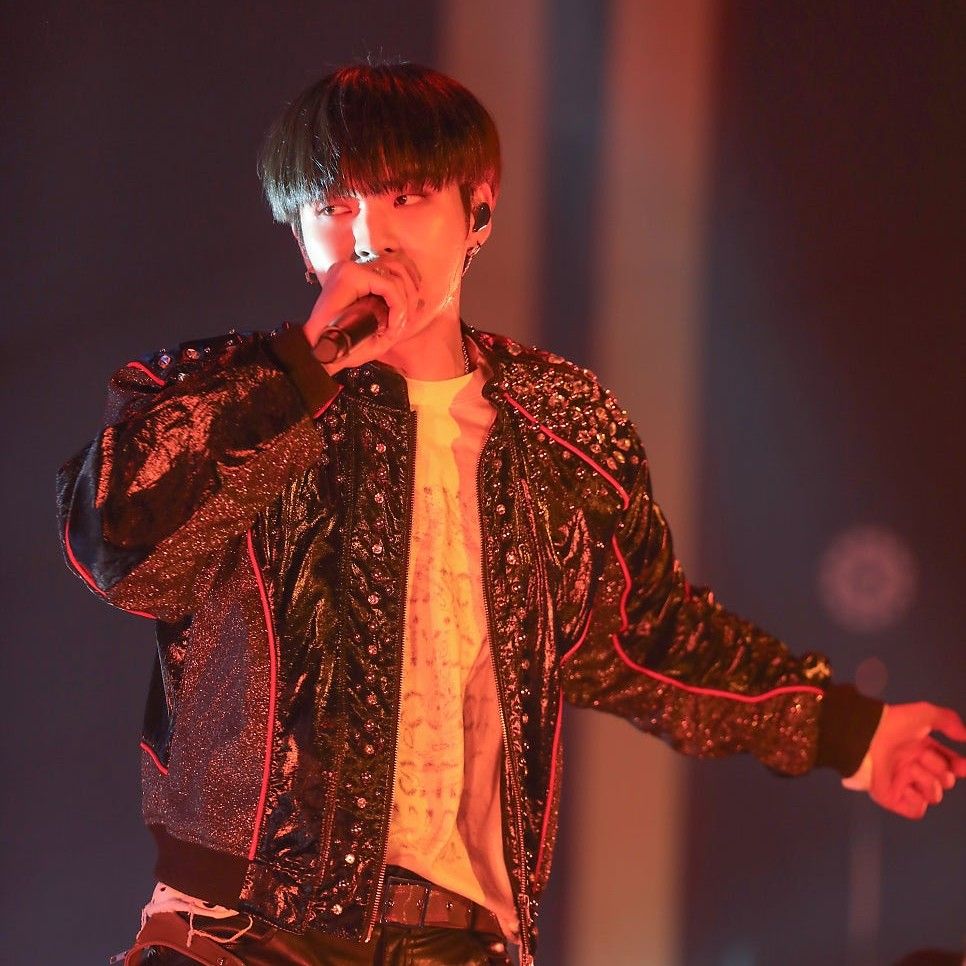 Latest photo of BX (CIX)