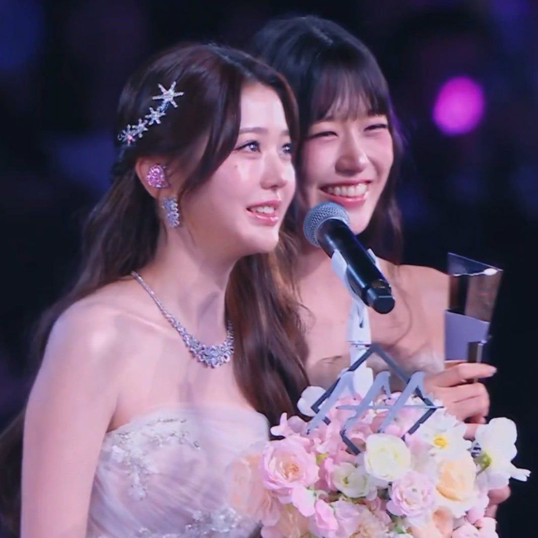 안유진 (IVE) 최근 활동샷