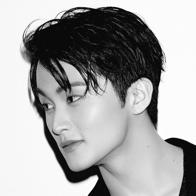 A moment captured by Mark (NCT 127, NCT DREAM)'s fan