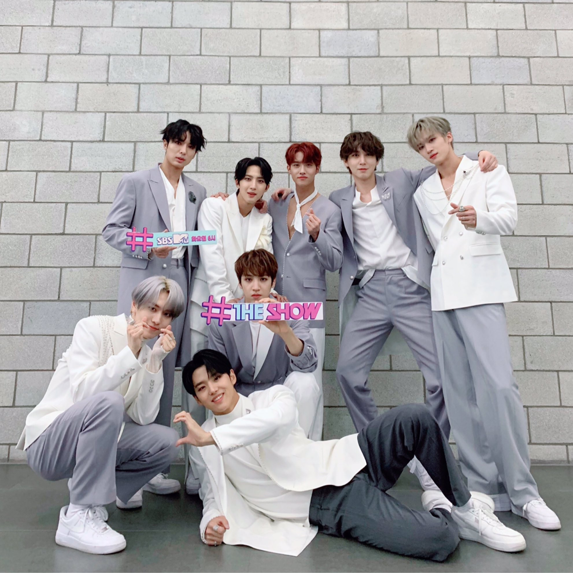 A moment captured by PENTAGON's fan