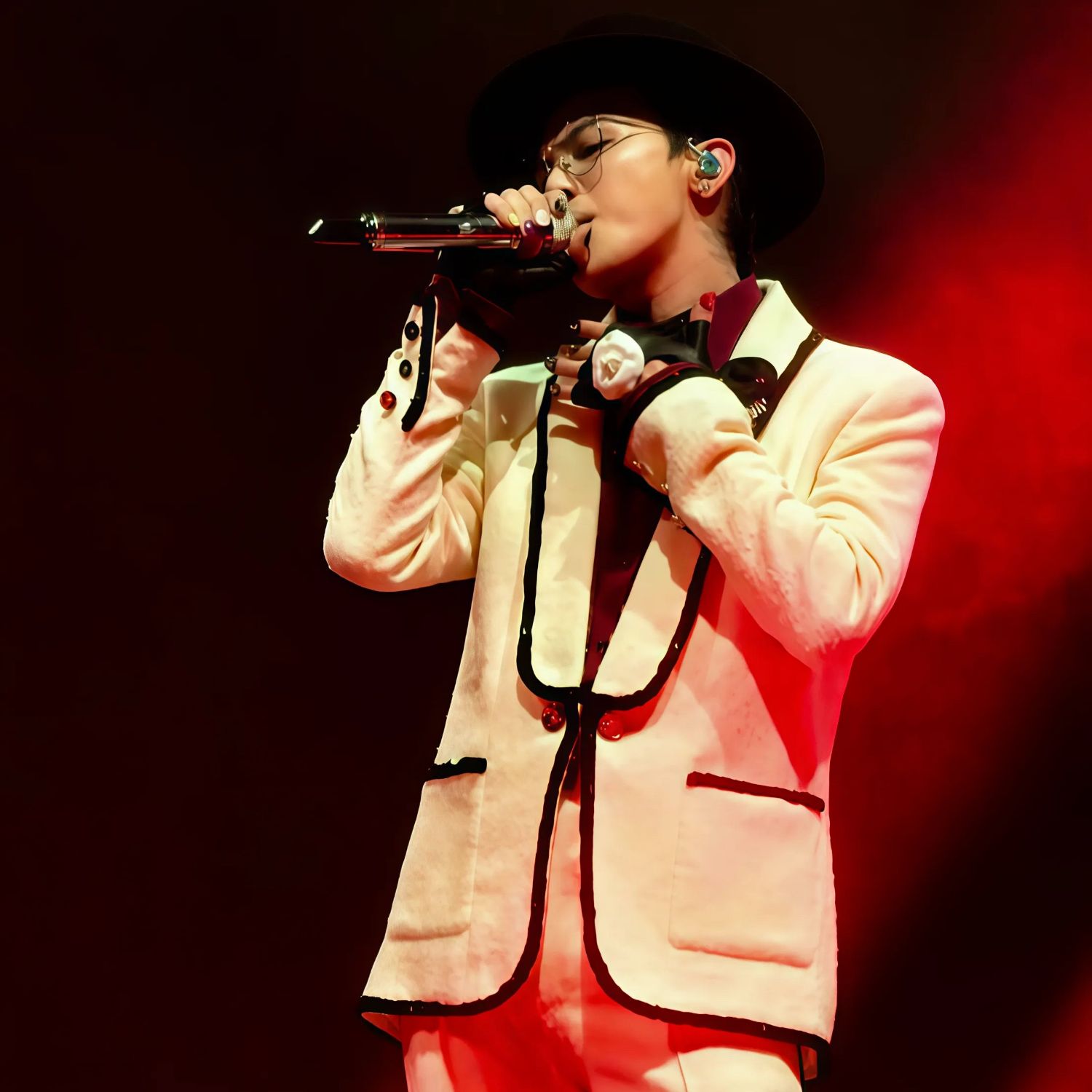 A moment captured by G-DRAGON (BIGBANG)'s fan