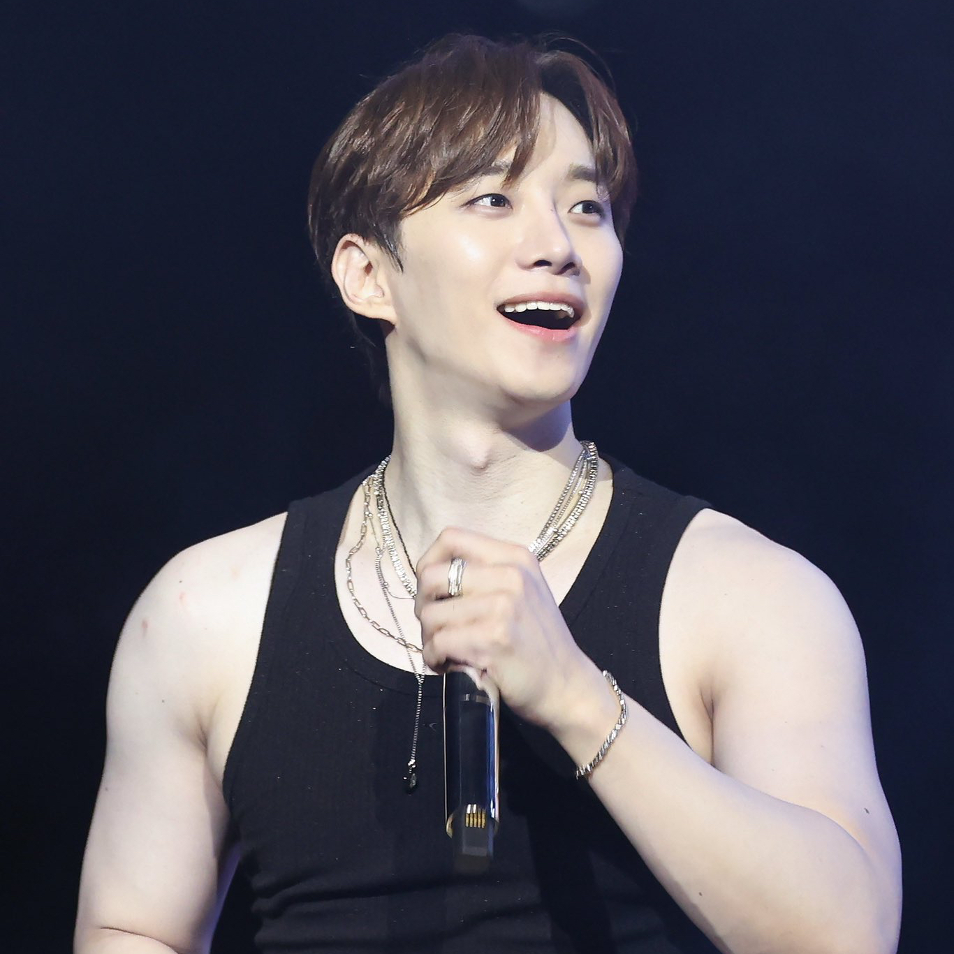 Behind-the-scenes cut of Junho (2PM)