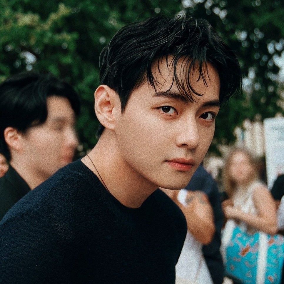 A moment captured by V (BTS)'s fan