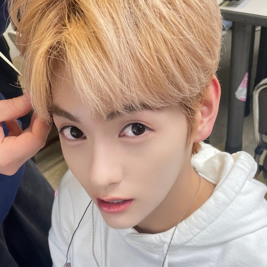 Latest photo of Sungyun (n.SSign)