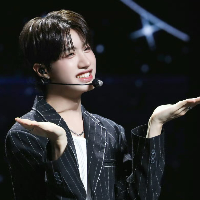 A moment captured by Huiwon (n.SSign)'s fan