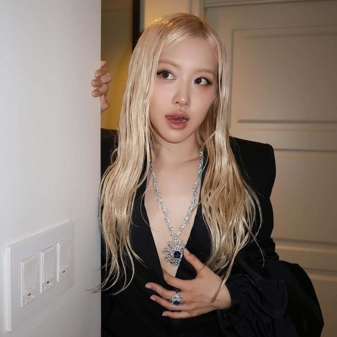 ROSÉ (BLACKPINK)的最新照片