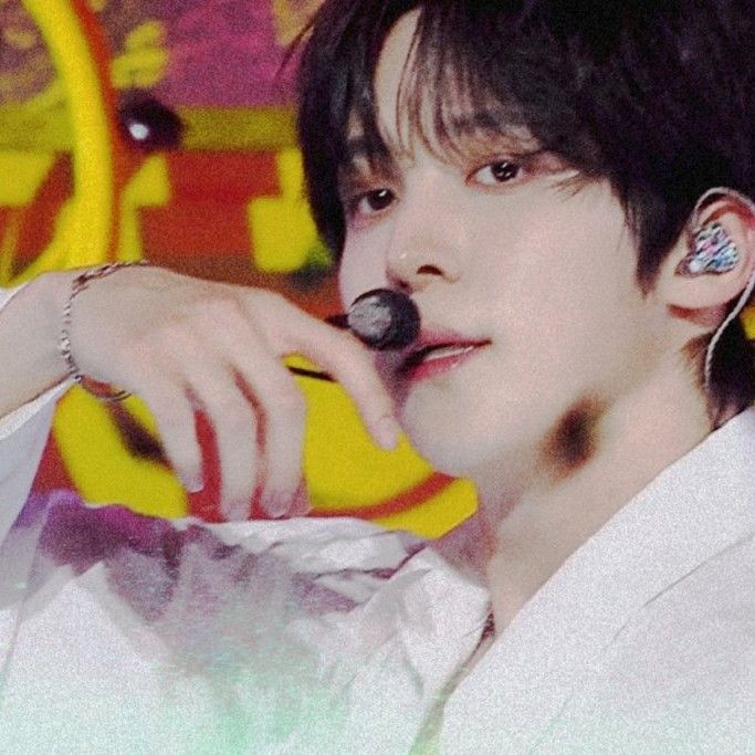 Recent activity shot of Yunho (ATEEZ)