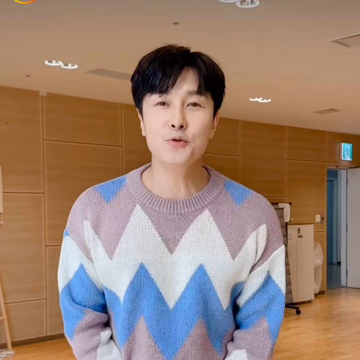 Behind-the-scenes cut of Kim Dongwan (SHINHWA)