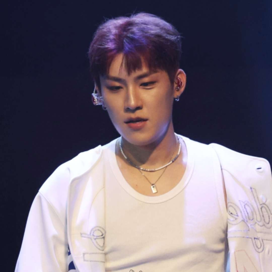 Behind-the-scenes cut of Park Woojin (AB6IX)