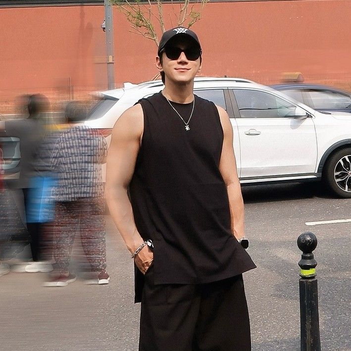 Latest photo of Hwang Chiyeol